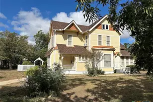 304 W Krezdorn St, Seguin, TX 78155 - Photo 14