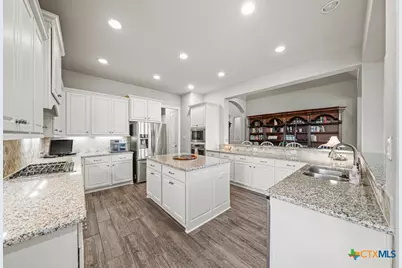 618 Coral Berry, New Braunfels, TX 78132 - Photo 6