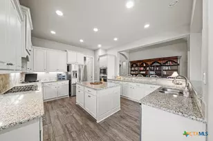 618 Coral Berry, New Braunfels, TX 78132 - Photo 6