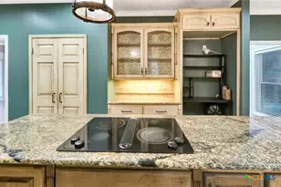 107 Masters Ct, Victoria, TX 77904 - Photo 12