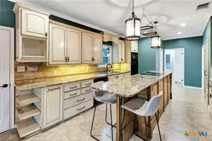 107 Masters Ct, Victoria, TX 77904 - Photo 14