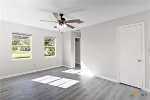 606 W Gayle St, Edna, TX 77957 - Photo 16