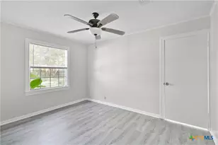 606 W Gayle St, Edna, TX 77957 - Photo 14