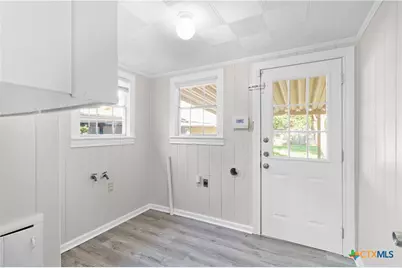 606 W Gayle Street, Edna, TX 77957 - Photo 10