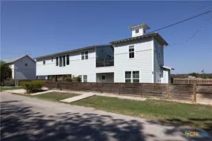 1124 Katy St, New Braunfels, TX 78130 - Photo 2