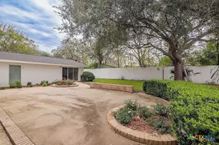 101 E Loma Vista Ave, Victoria, TX 77901 - Photo 42