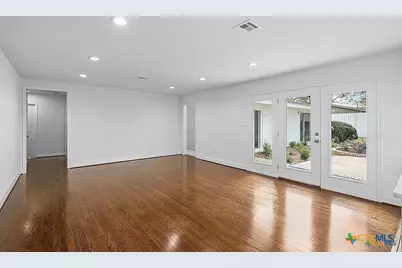 101 E Loma Vista Avenue, Victoria, TX 77901 - Photo 16