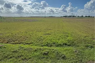 101 Golden Glow St, Victoria, TX 77905 - Photo 2