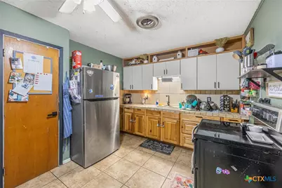 607 S Summer Street, Lampasas, TX 76550 - Photo 8