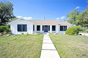 456 Magazine Ave, New Braunfels, TX 78130 - Photo 1