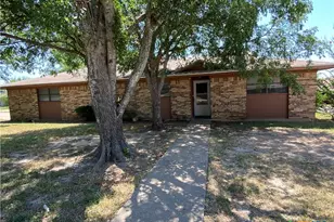 911 Yorktown, Temple, TX 76504 - Photo 1