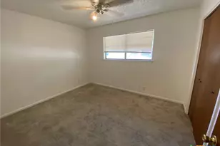 911 Yorktown, Temple, TX 76504 - Photo 4