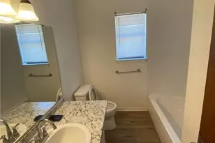 911 Yorktown, Temple, TX 76504 - Photo 6