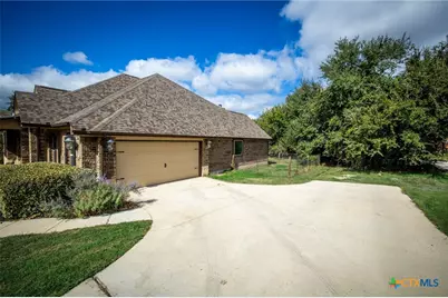 331 Mill Run, New Braunfels, TX 78132 - Photo 2
