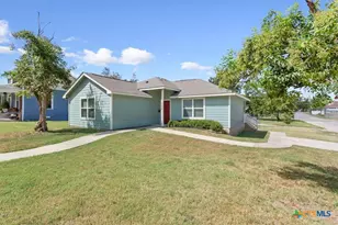 718 N 1st St, Temple, TX 76501 - Photo 2