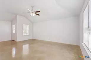 718 N 1st St, Temple, TX 76501 - Photo 6