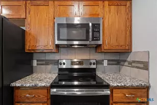 718 N 1st St, Temple, TX 76501 - Photo 14