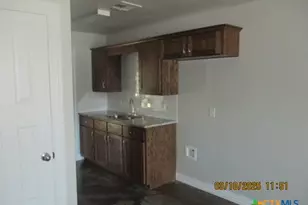 906 S 18th St, Temple, TX 76501 - Photo 16