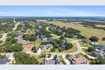 8439 Spring Creek Loop, Salado, TX 76571 - Photo 38