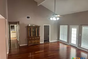 607 Brocton St, Victoria, TX 77904 - Photo 10