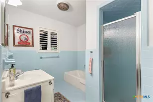 612 Kathy Dr, Seguin, TX 78155 - Photo 18