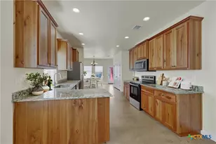 1382 Hanz Dr, New Braunfels, TX 78130 - Photo 6