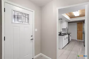 323 Cherrywood Ln, San Antonio, TX 78233 - Photo 4