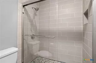 323 Cherrywood Ln, San Antonio, TX 78233 - Photo 20