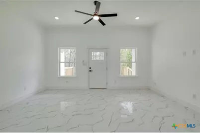 121 Diamond Head Drive, Bastrop, TX 78602 - Photo 10