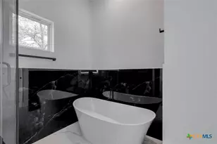 121 Diamond Head Dr, Bastrop, TX 78602 - Photo 20