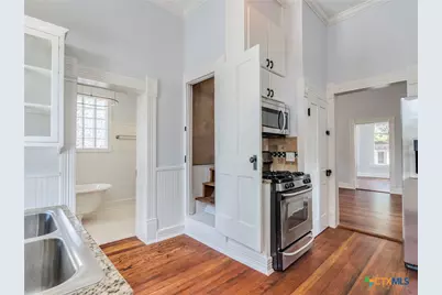 351 N Guenther Avenue, New Braunfels, TX 78130 - Photo 14