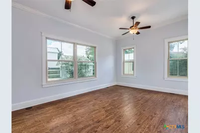 351 N Guenther Avenue, New Braunfels, TX 78130 - Photo 16