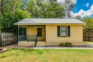 351 N Guenther Ave, New Braunfels, TX 78130 - Photo 30