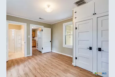 351 N Guenther Avenue, New Braunfels, TX 78130 - Photo 38