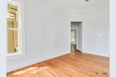 351 N Guenther Avenue, New Braunfels, TX 78130 - Photo 10