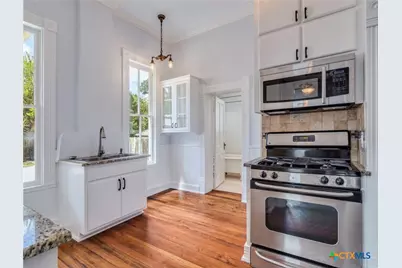 351 N Guenther Avenue, New Braunfels, TX 78130 - Photo 12