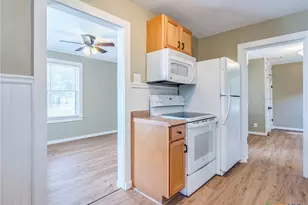 351 N Guenther Ave, New Braunfels, TX 78130 - Photo 36