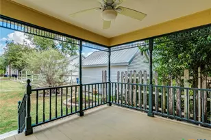 351 N Guenther Ave, New Braunfels, TX 78130 - Photo 32