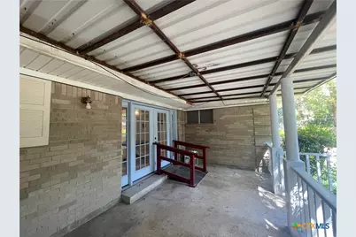 1304 W Avenue B, Lampasas, TX 76550 - Photo 32