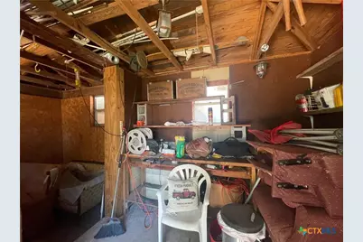 1304 W Avenue B, Lampasas, TX 76550 - Photo 40