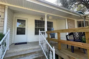 1304 W Ave B, Lampasas, TX 76550 - Photo 4