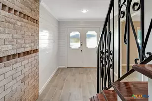 911 Westwood St, Victoria, TX 77901 - Photo 2