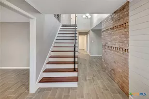 911 Westwood St, Victoria, TX 77901 - Photo 4