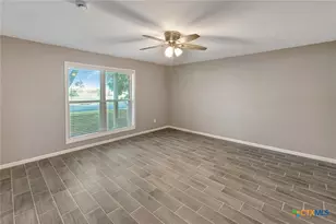 911 Westwood St, Victoria, TX 77901 - Photo 6
