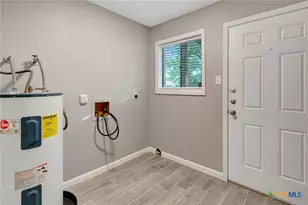 911 Westwood St, Victoria, TX 77901 - Photo 22