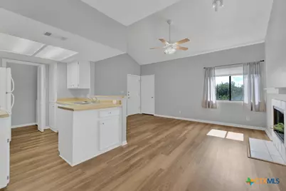 1013 Chestnut St #D, San Marcos, TX 78666 - Photo 8