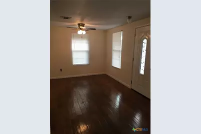 613 S Laurel Avenue, Luling, TX 78648 - Photo 2