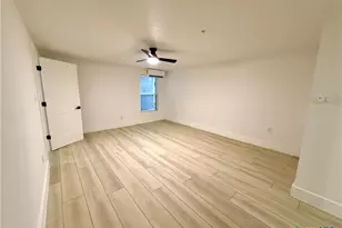 2204 W San Antonio St, New Braunfels, TX 78130 - Photo 8