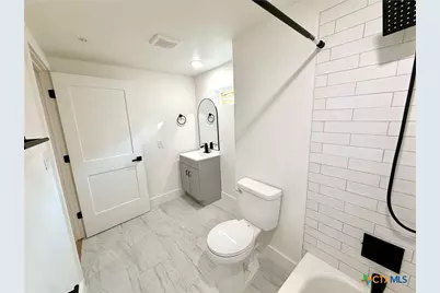 2204 W San Antonio Street #3, New Braunfels, TX 78130 - Photo 10