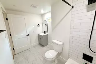 2204 W San Antonio St, New Braunfels, TX 78130 - Photo 10